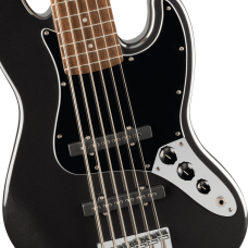 Squier Affinity Series Jazz Bass VI, Laurel Fingerboard, Black Pickguard, Black Metallic Model 0378671565 6 Snarige Bas Gitaar